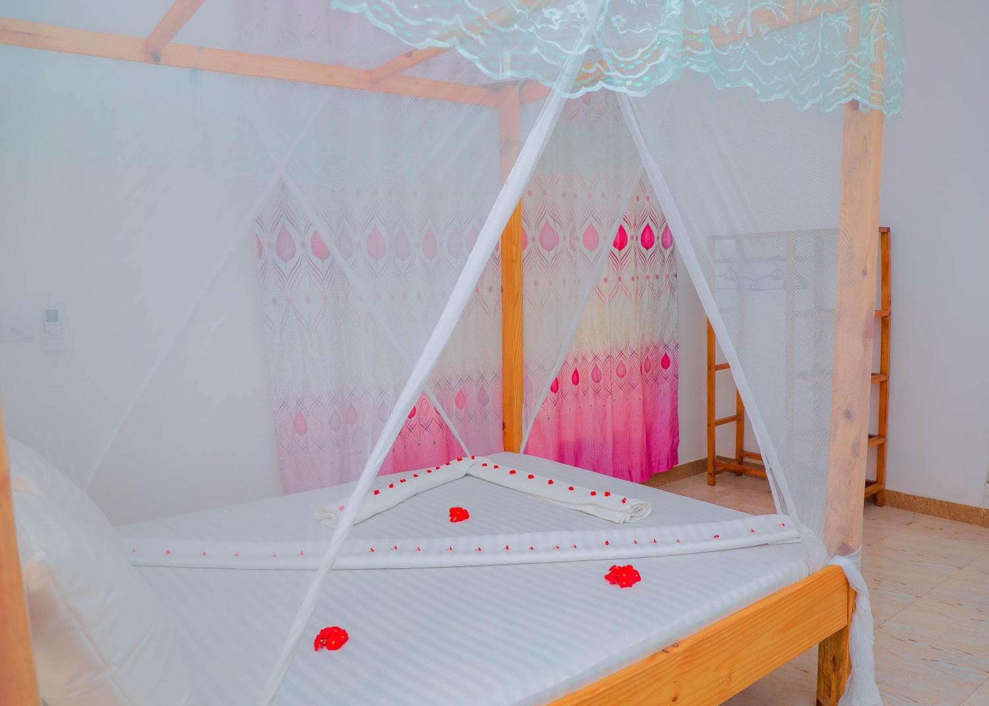 Bed and Breakfast Raha House Nungwi Esterno foto