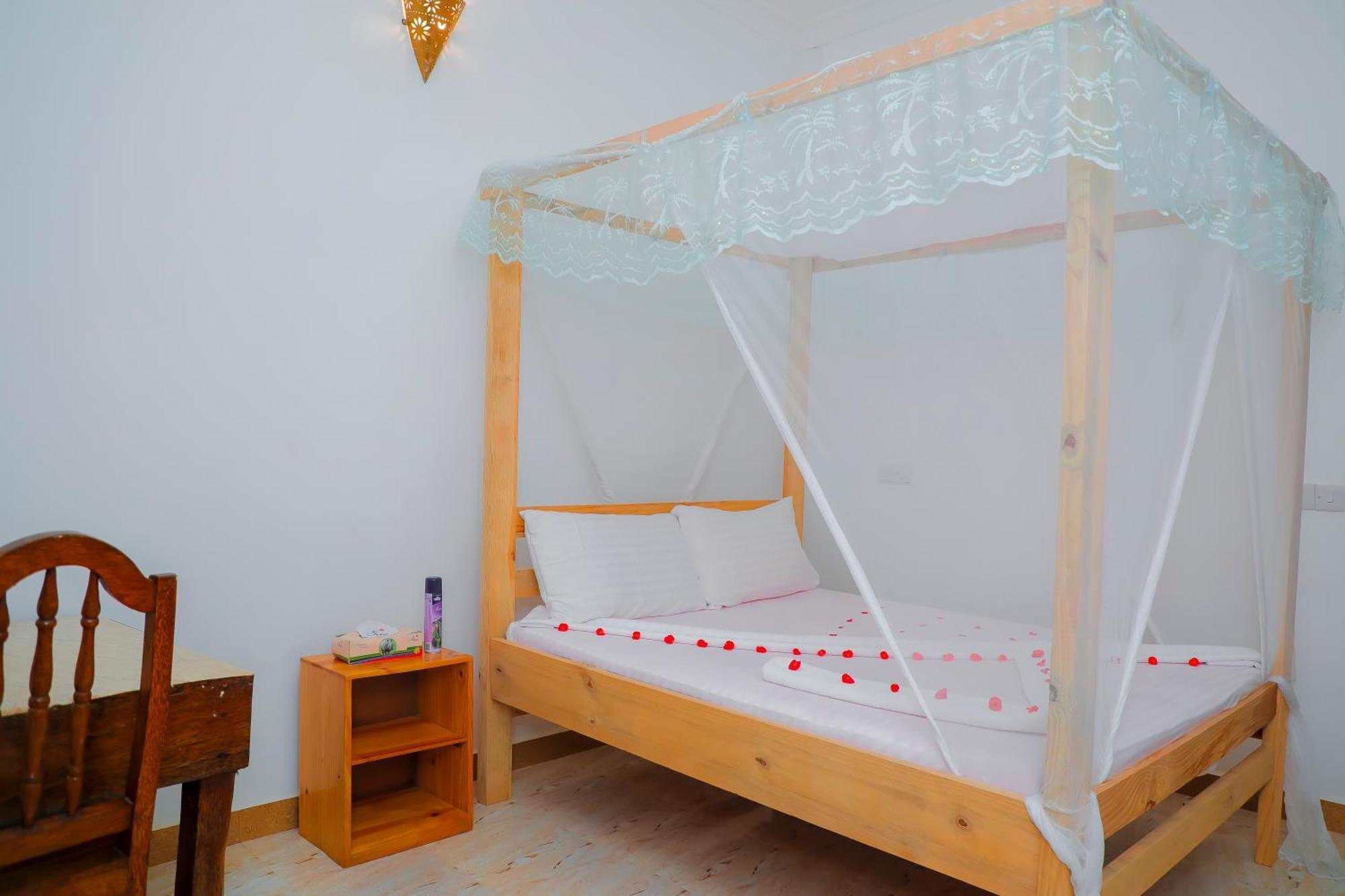 Bed and Breakfast Raha House Nungwi Esterno foto